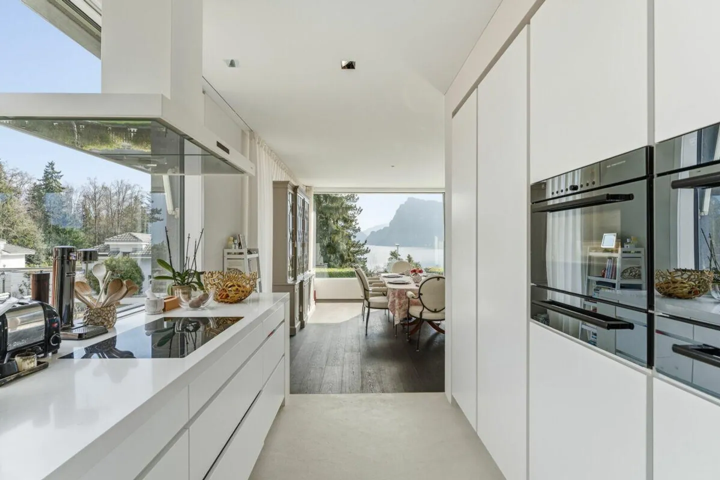 Exklusive Villa mit Seeblick - Foto 2 von 12