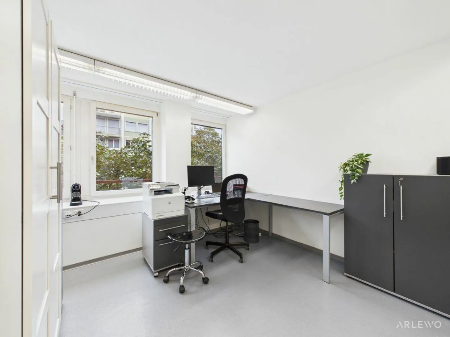 Office space for rent - Photo 3 of 7