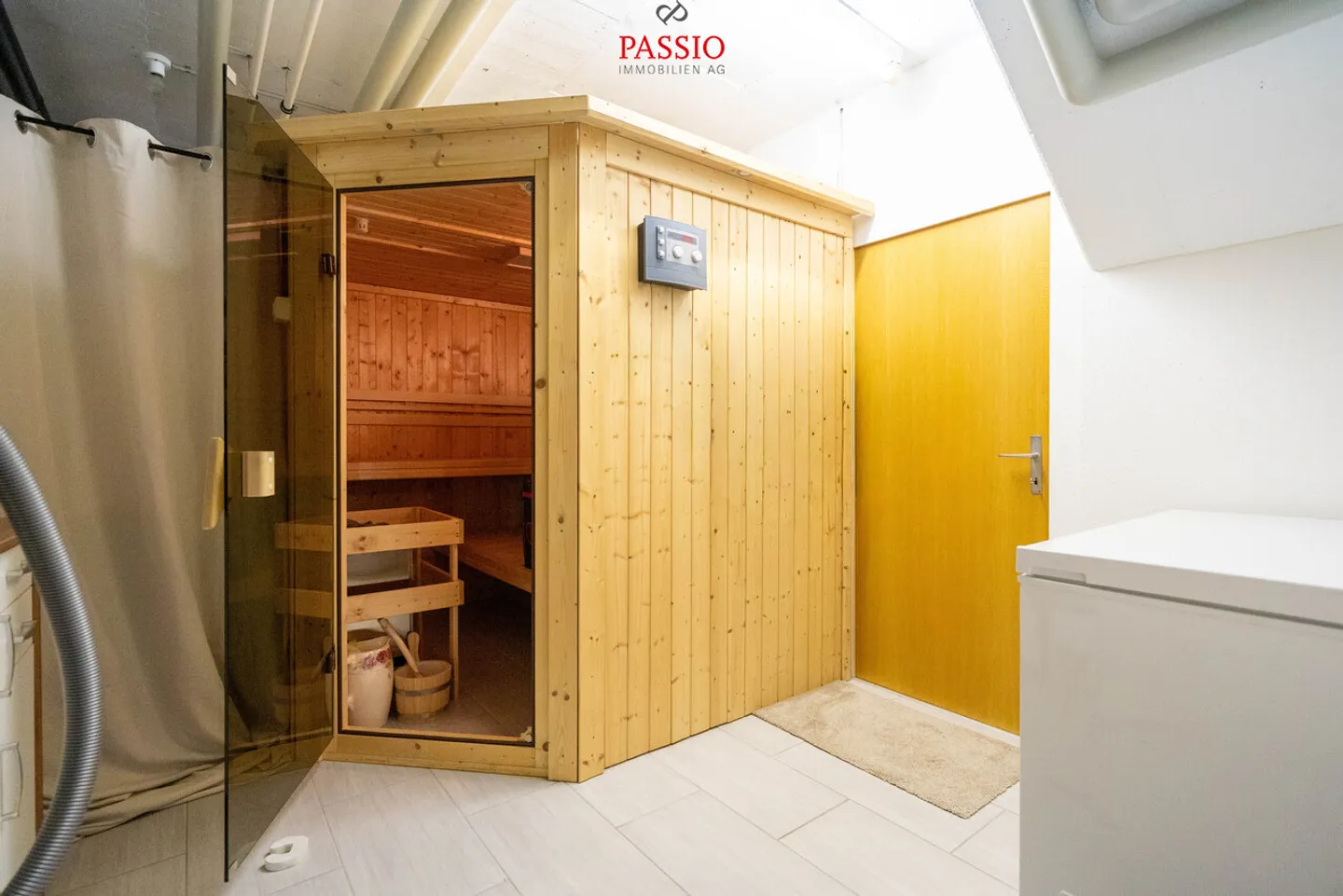 Casa bifamiliare di 7,5 stanze con vista lago e potenziale - Foto 27 di 34