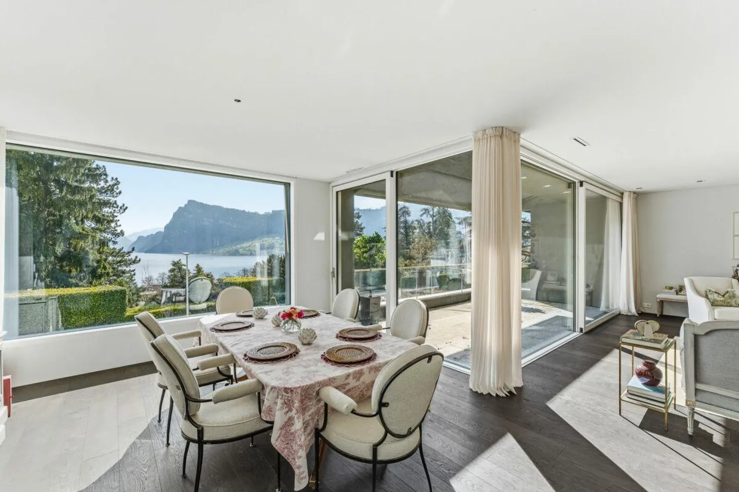 Exklusive Villa mit Seeblick - Foto 3 von 12