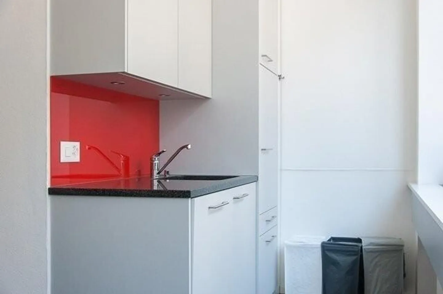 Heller Büroraum für Ihr Unternehmen - Foto 7 von 9