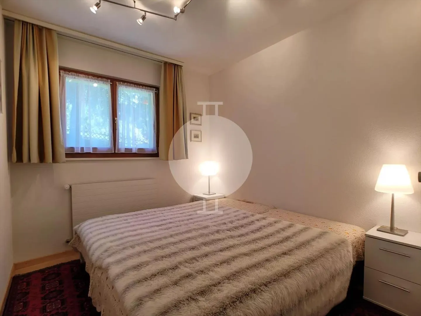 Magnifico appartamento d'angolo con 3,5 stanze, completamente ristrutturato, con un grande giardino e una vista mozzafiato sulle montagne e sulla valle del Rodano - Foto 4 di 9