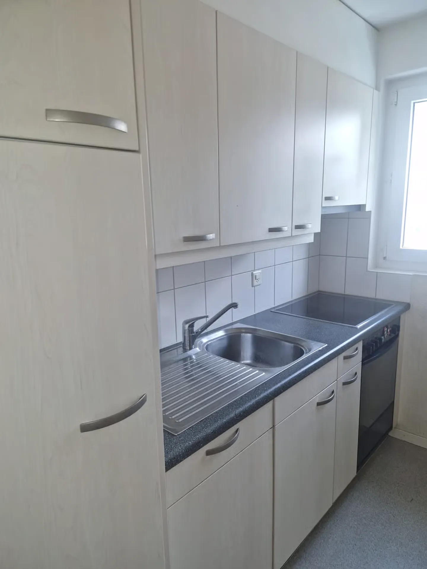 Appartement lumineux de 3,5 pièces au rez-de-chaussée surélevé près de l'Aare - Photo 5 sur 9