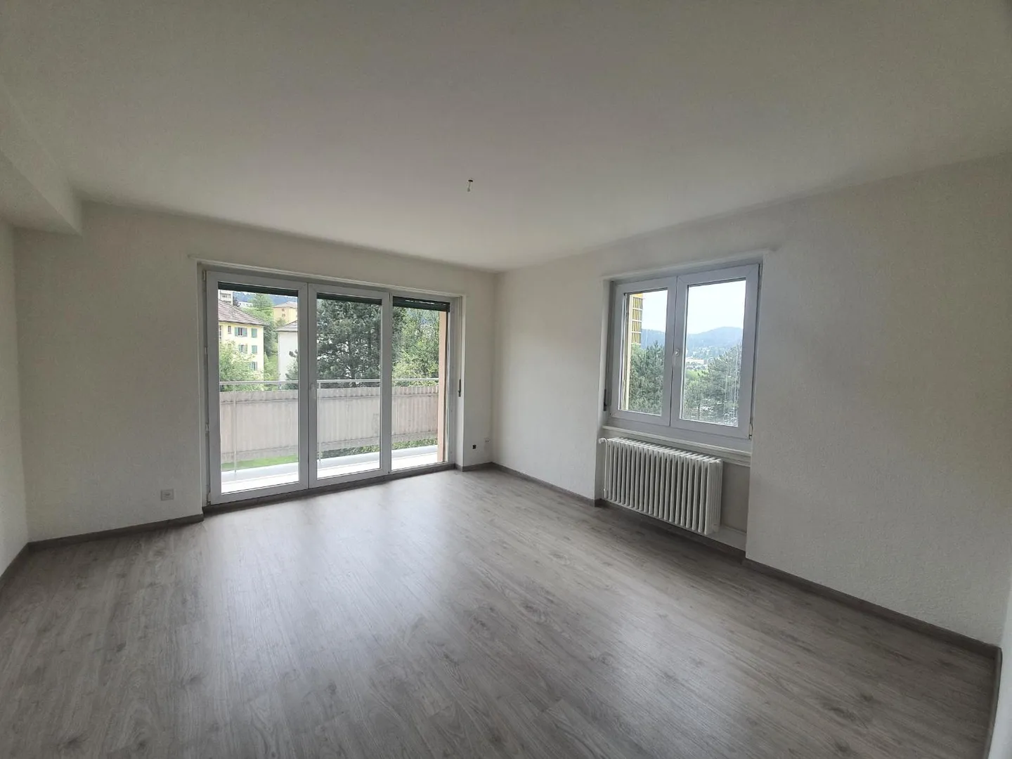 Luminoso appartamento di 3,5 stanze con balcone - Foto 3 di 9