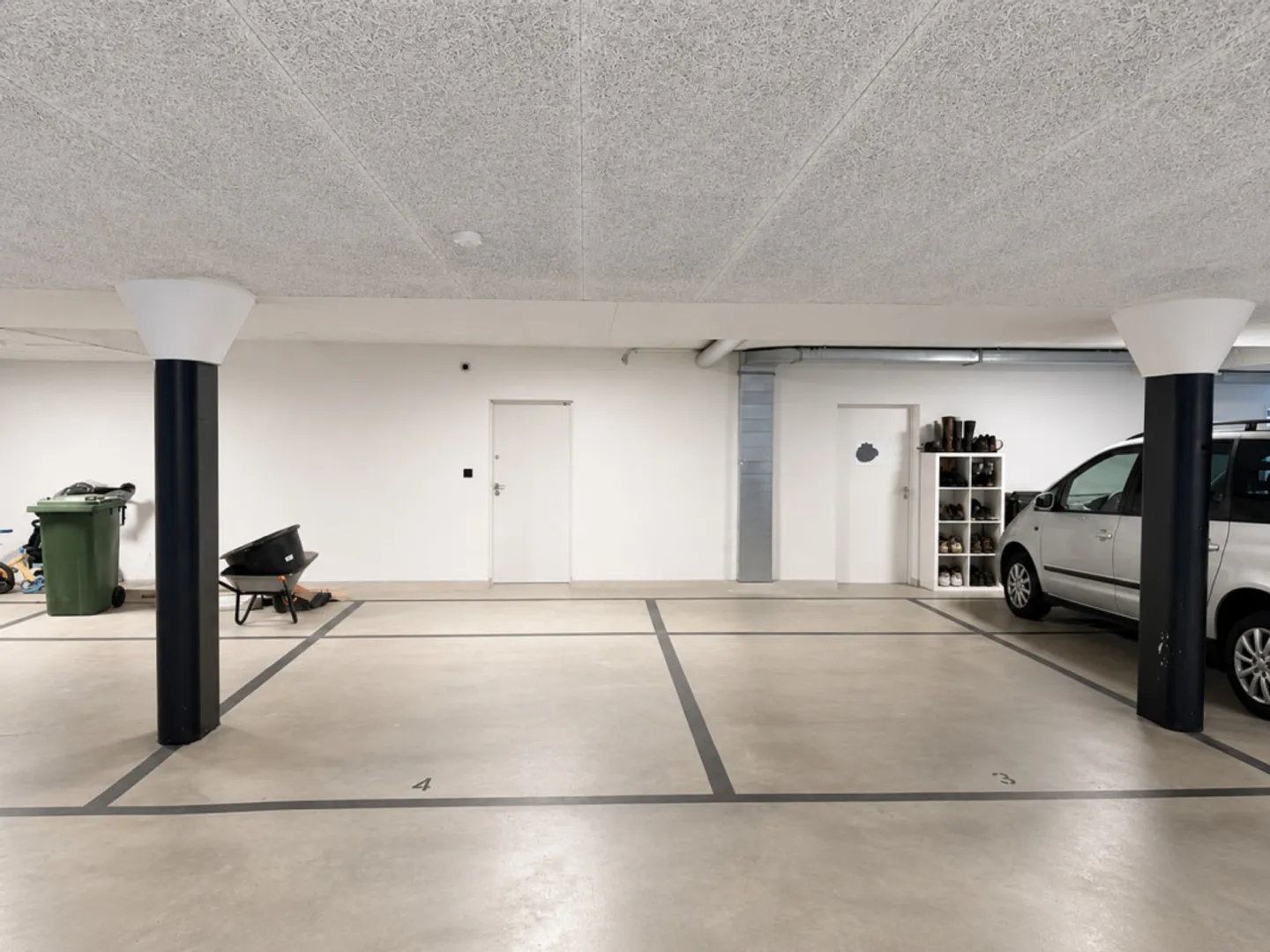 Luxuriöses Doppelhaus mit Wellnessgarten - Foto 11 von 11