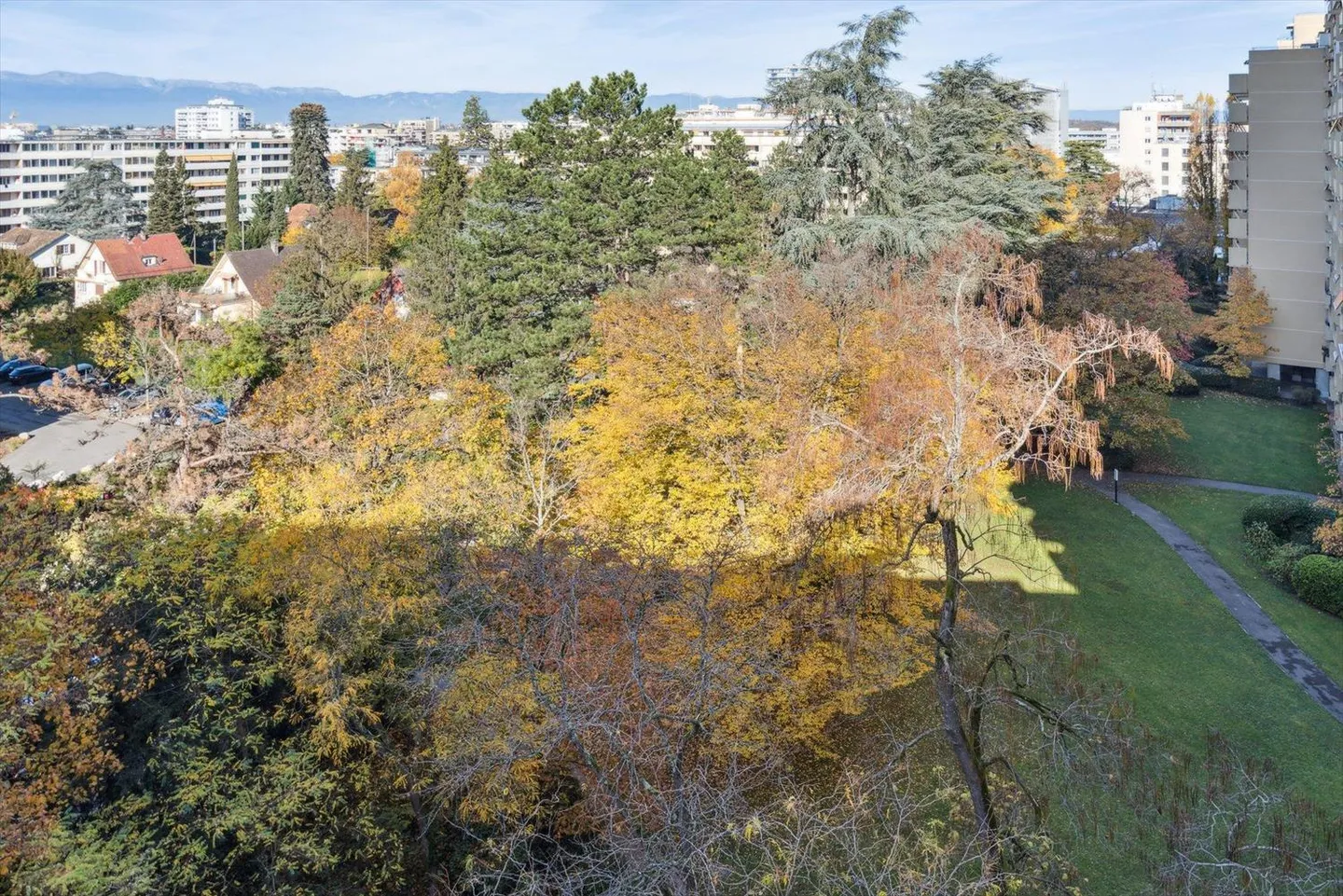 Rare à Thônex / Appartement à rénover au dernier étage - Photo 7 sur 9