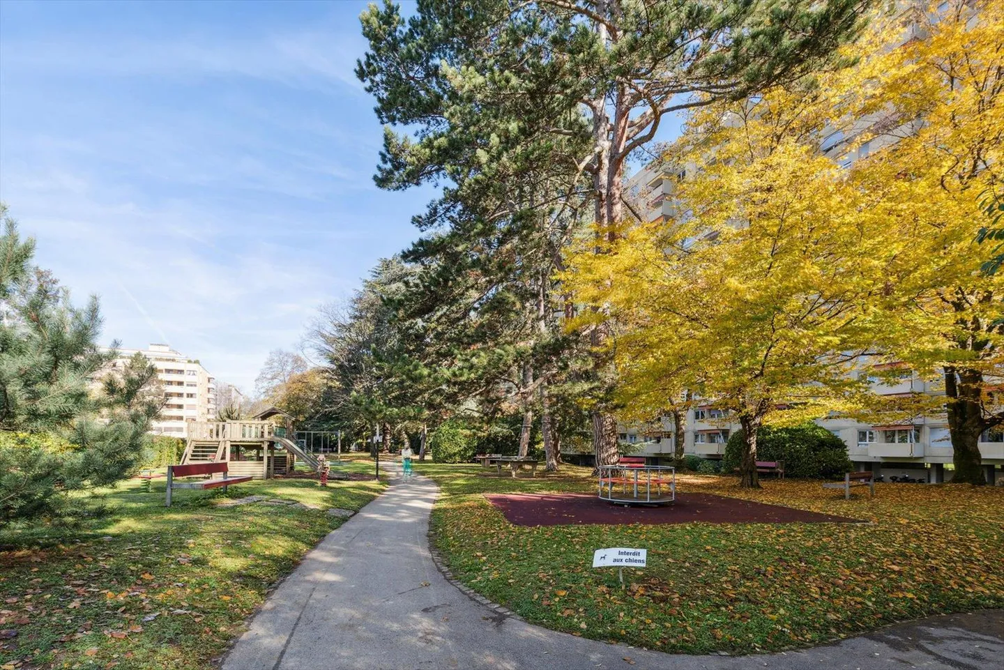 Rare à Thônex / Appartement à rénover au dernier étage - Photo 8 sur 9