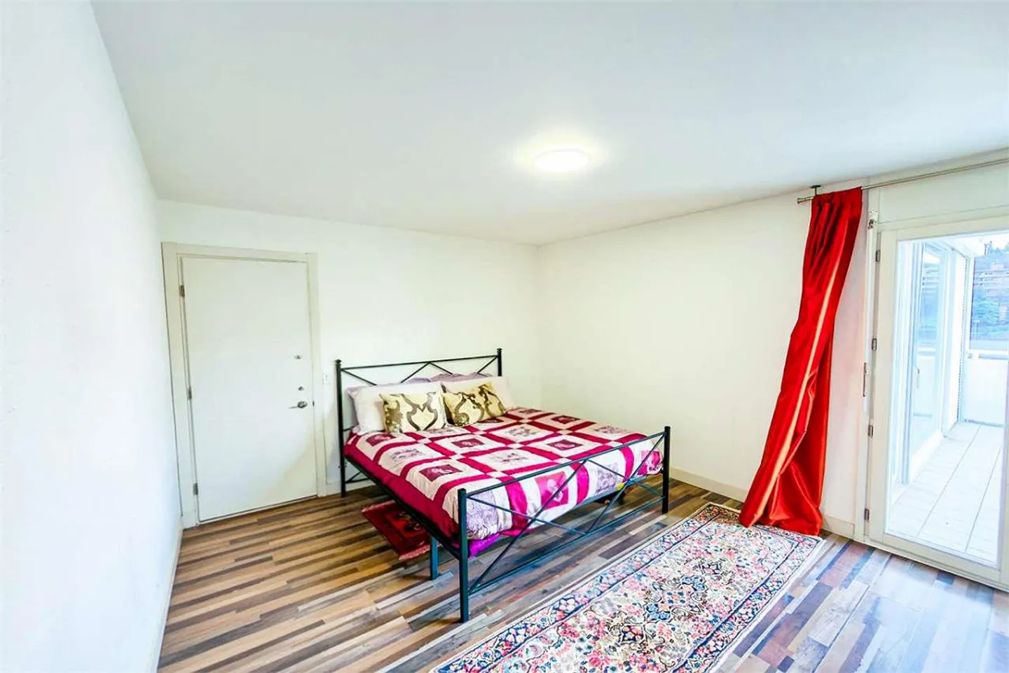 Bright penthouse with double terrace in Vacallo - Photo 7 of 13