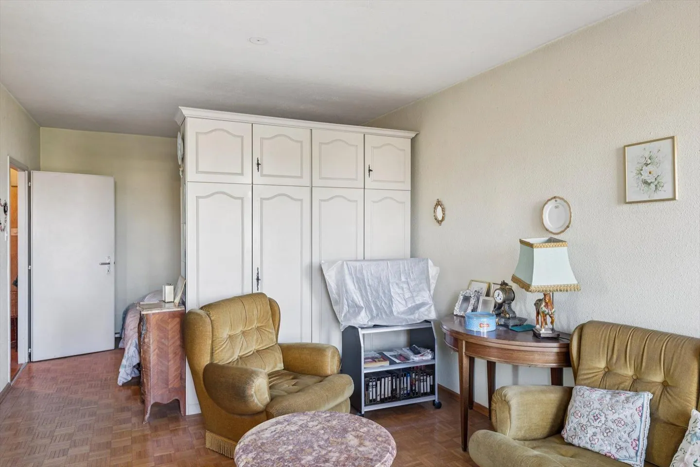 Rare à Thônex / Appartement à rénover au dernier étage - Photo 3 sur 9