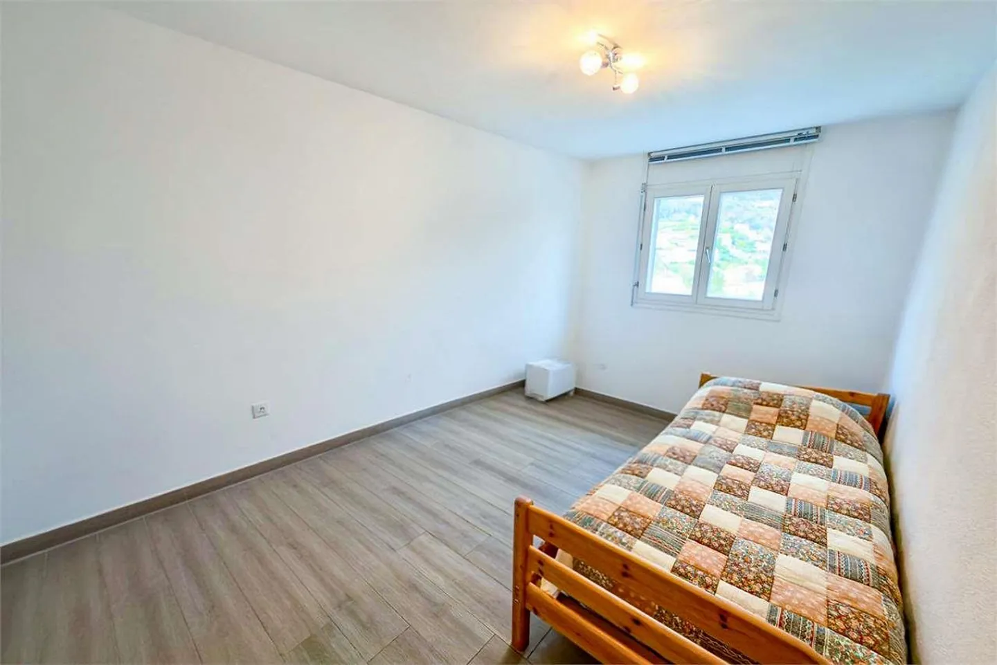 Bright penthouse with double terrace in Vacallo - Photo 9 of 13