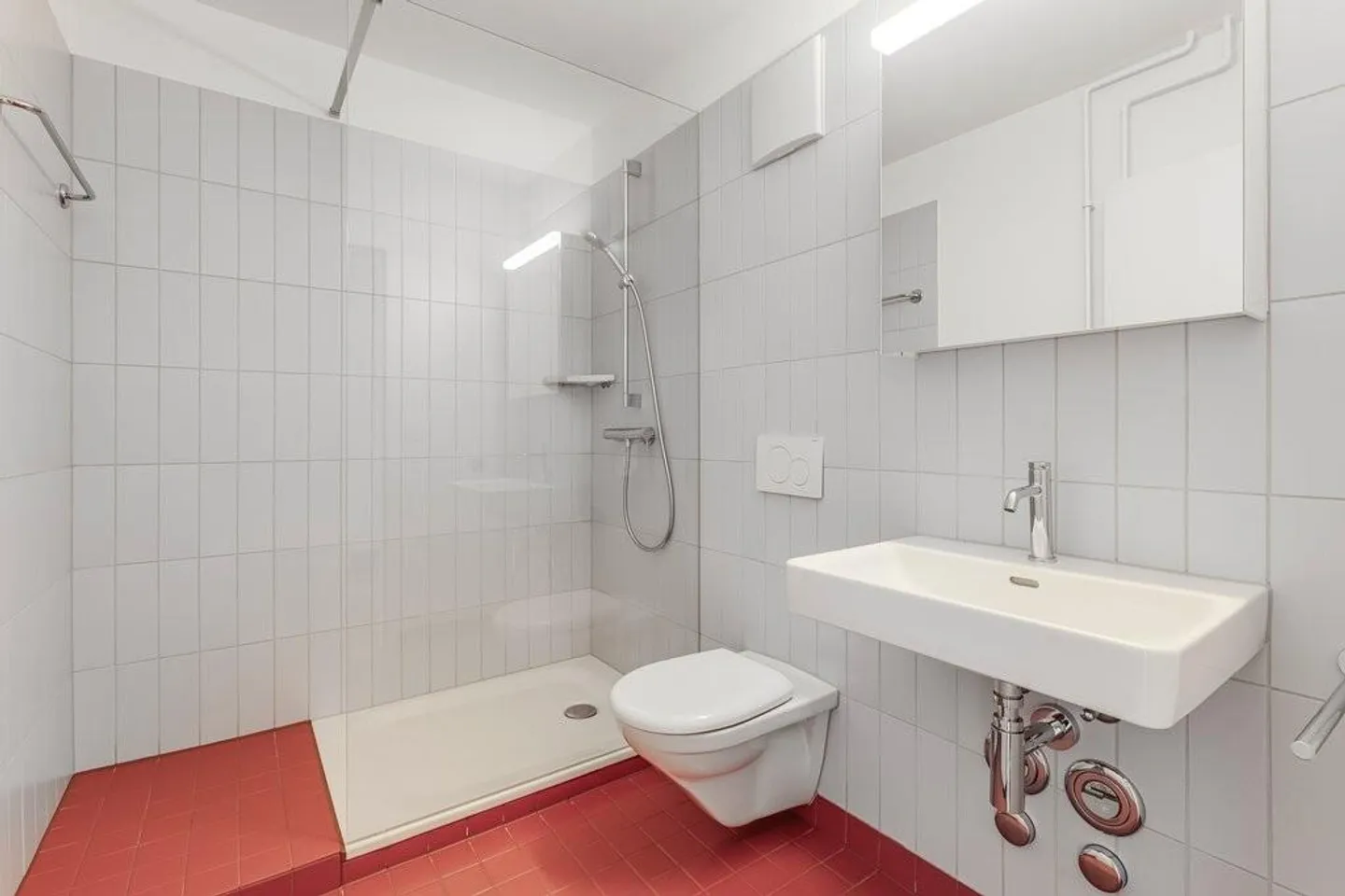 Freshly renovated and ready to move in - Photo 2 of 9