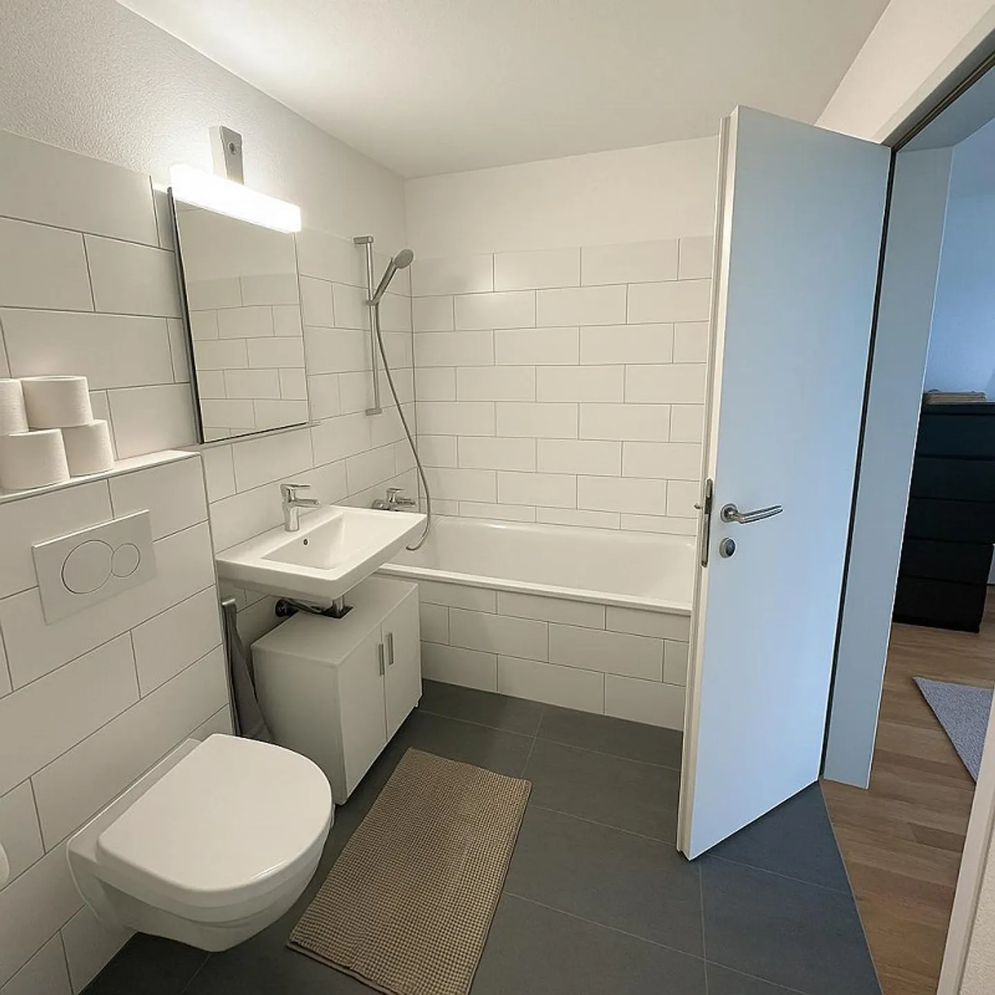 Here lives happiness - Photo 2 of 6