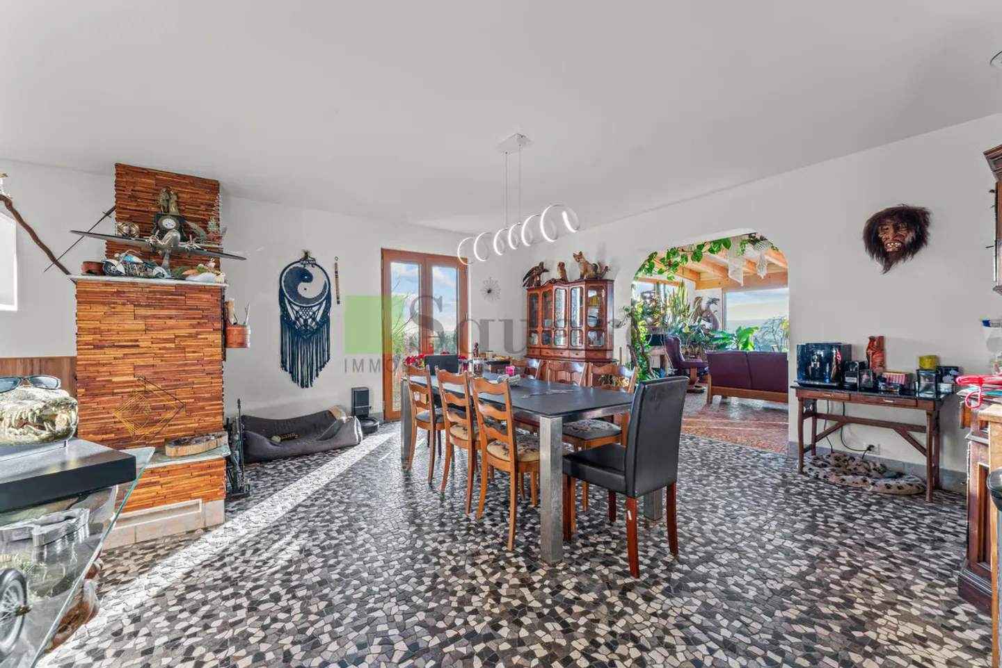 Superb renovated property with outbuildings - Photo 5 of 13