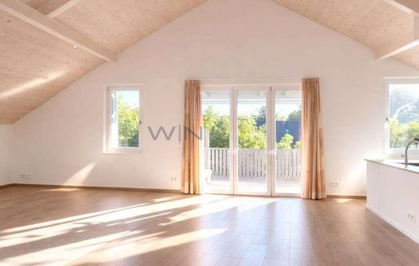 Appartement confortable inondé de lumière avec ascenseur privé - Photo 1 sur 10