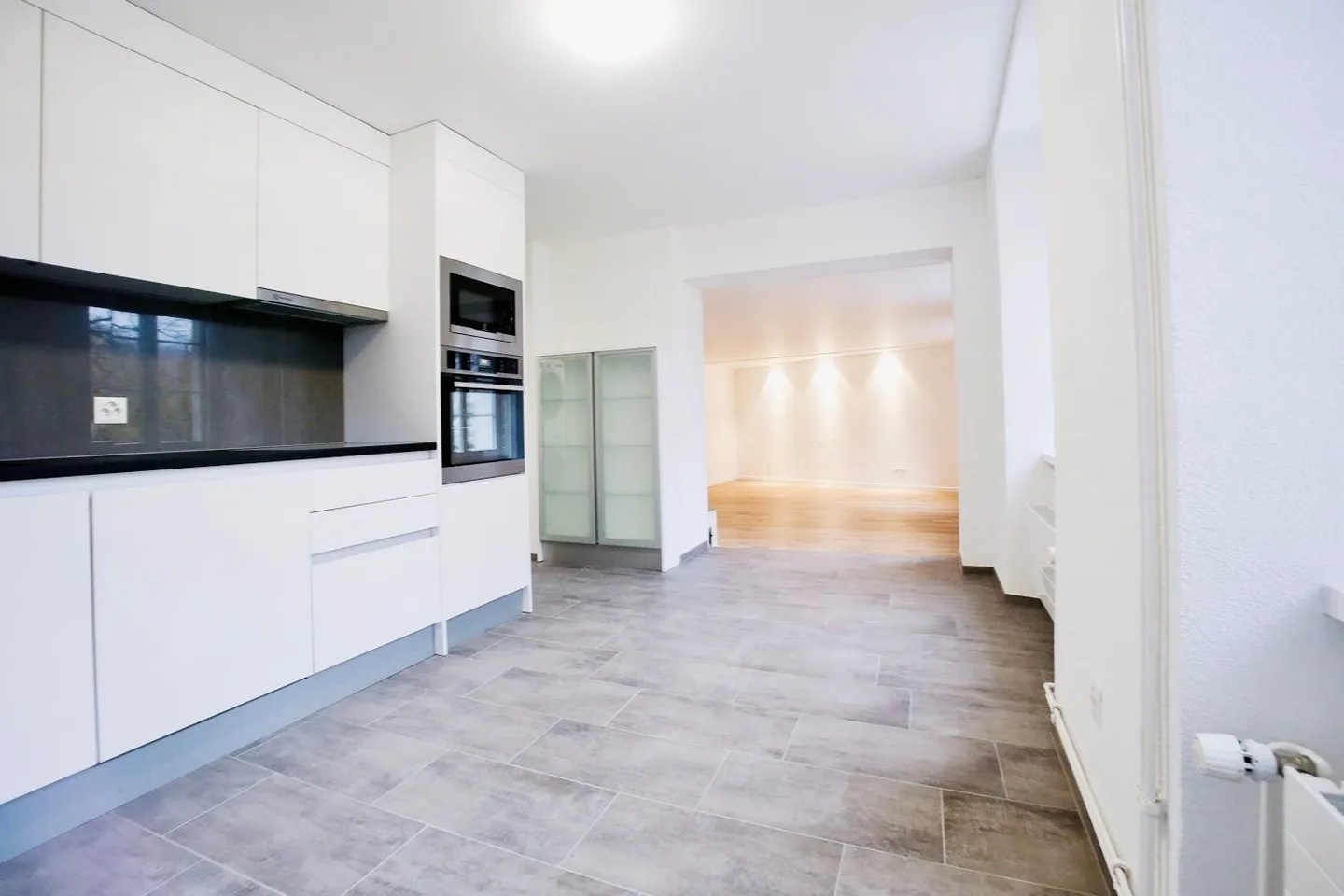 Bijou de 3,5 pièces dans la vieille ville de Soleure - Photo 3 sur 13