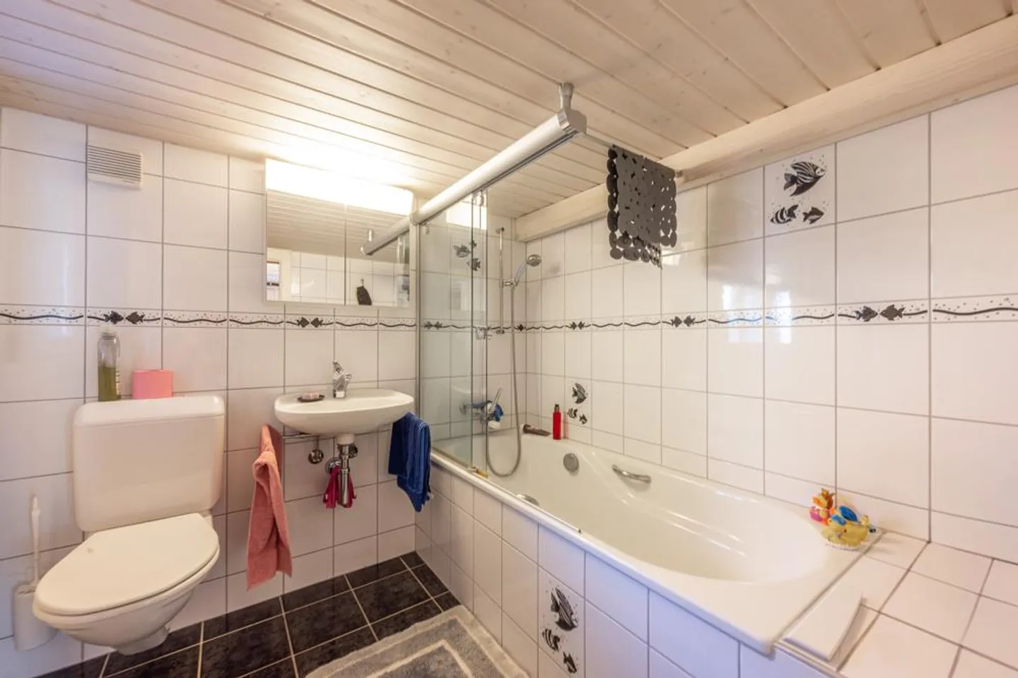 Idyllic Home with Barn, Garden, and Apartment - Photo 8 of 9