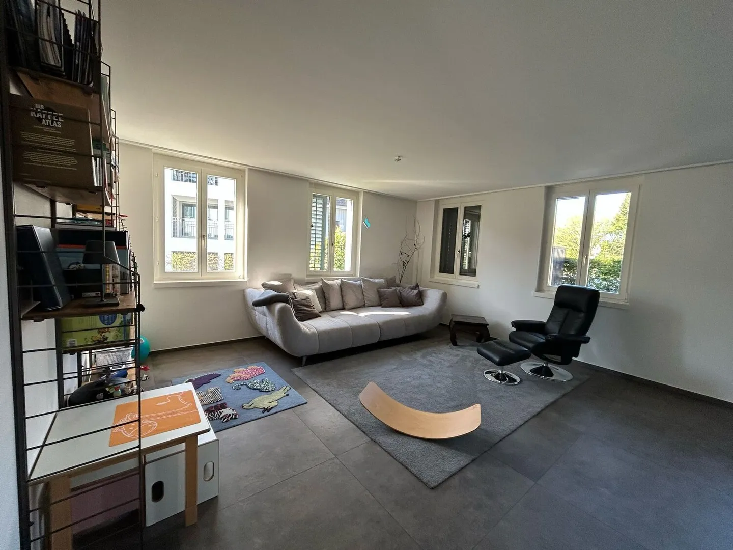 4½ ZI-WOHNUNG IN WEININGEN (ZH), MÖBLIERT, TEMPORÄR - Foto 2 von 12