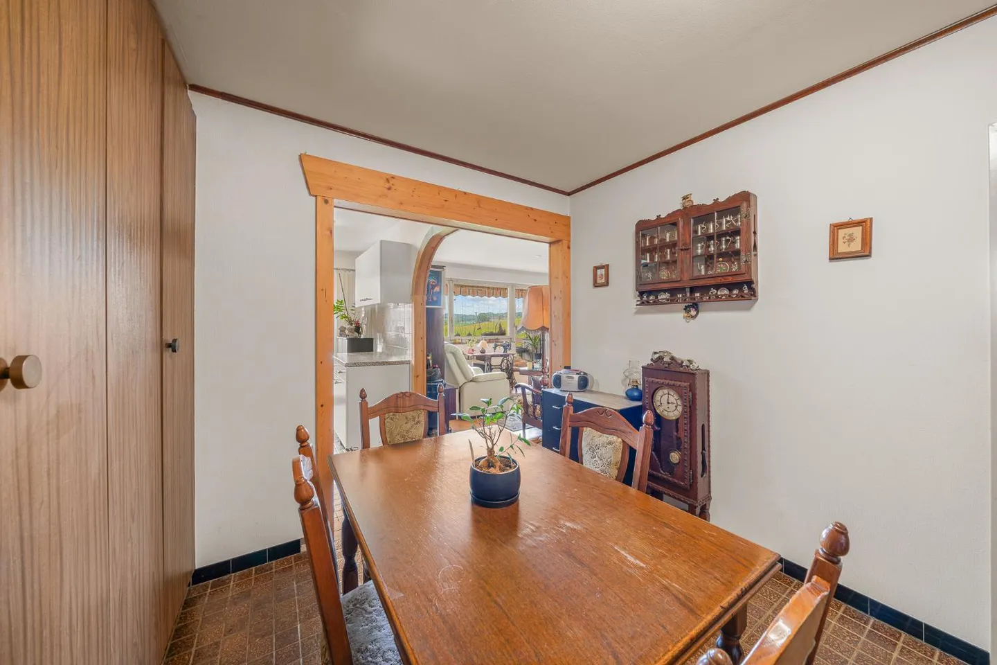 Beautiful 4.5 room apartment - ideally located close to transport and amenities - Photo 3 of 10