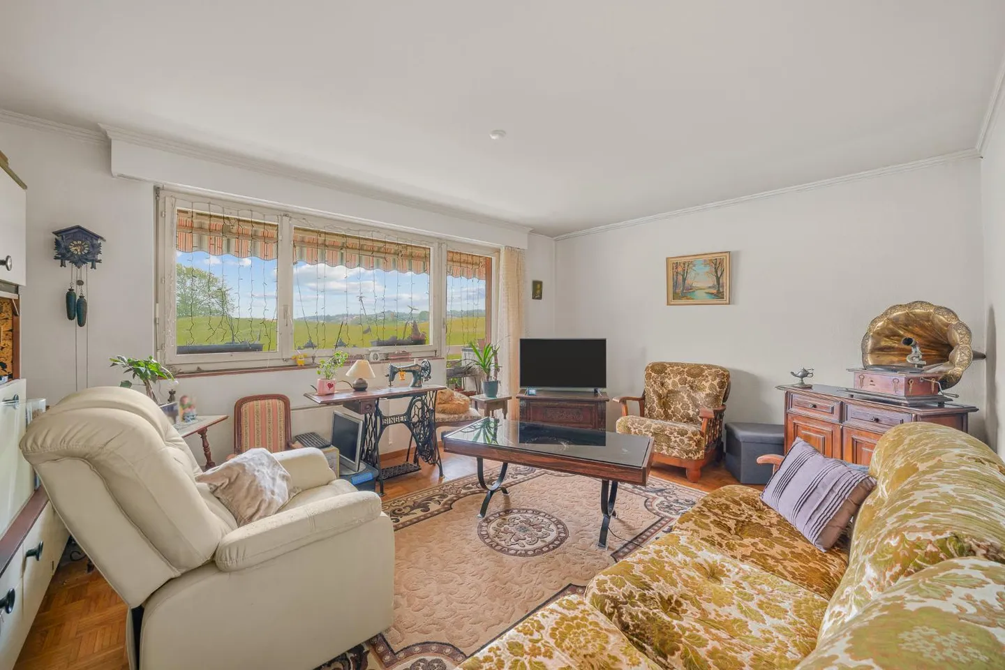 Beautiful 4.5 room apartment - ideally located close to transport and amenities - Photo 4 of 10