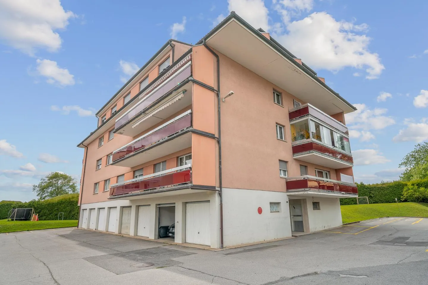 Beautiful 4.5 room apartment - ideally located close to transport and amenities - Photo 10 of 10