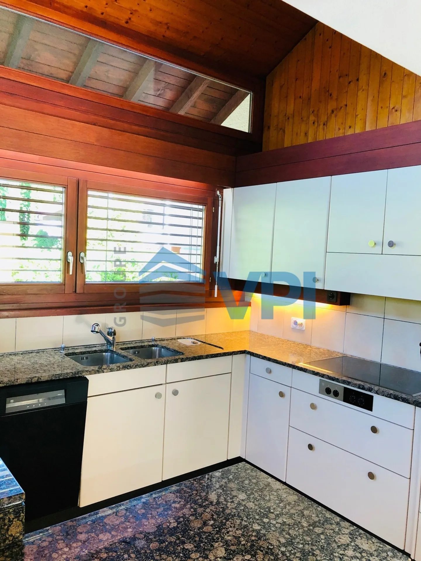 Commugny - Maison de 250m2 avec piscine - Photo 5 sur 18