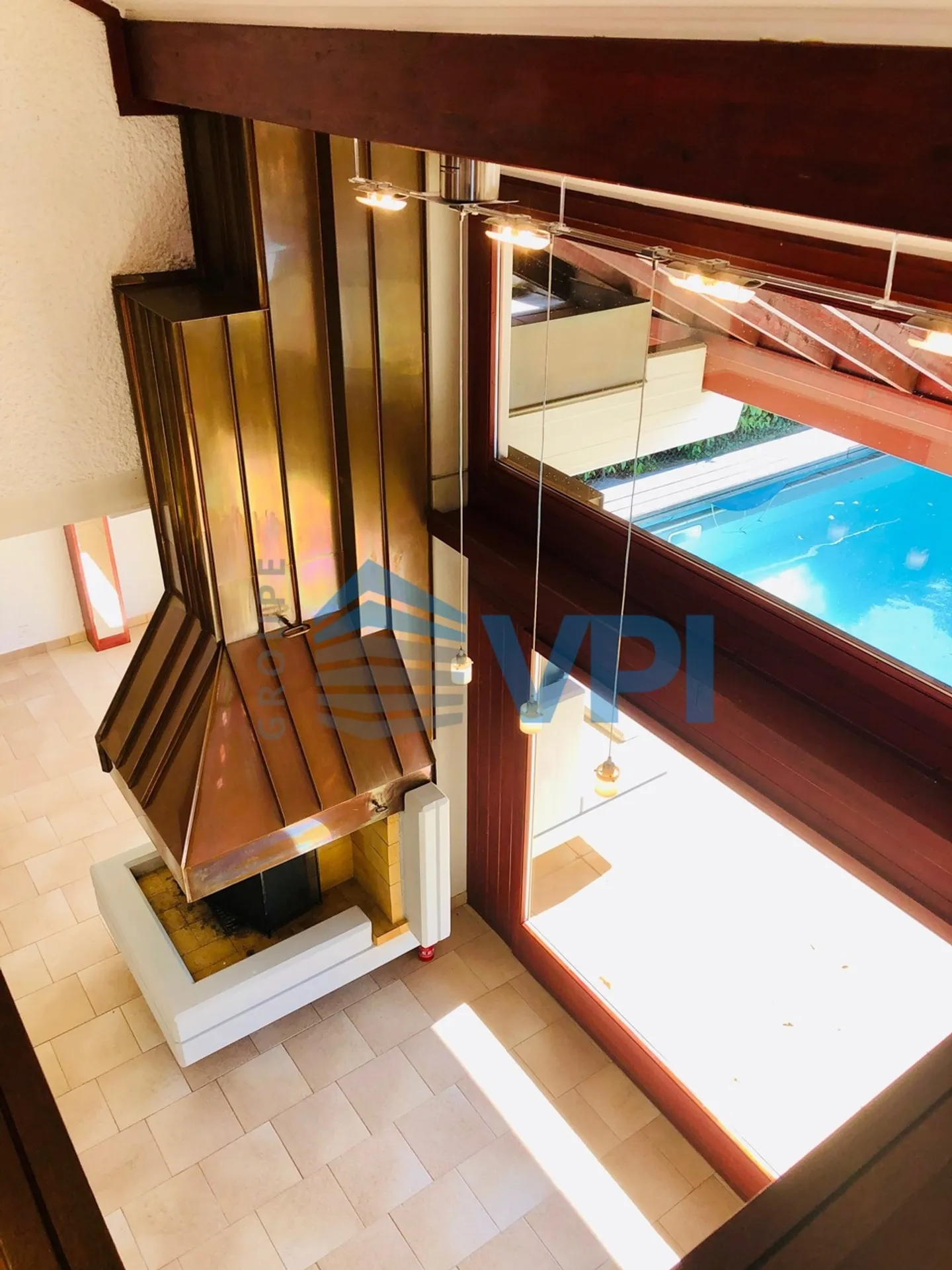 Commugny - Maison de 250m2 avec piscine - Photo 10 sur 18