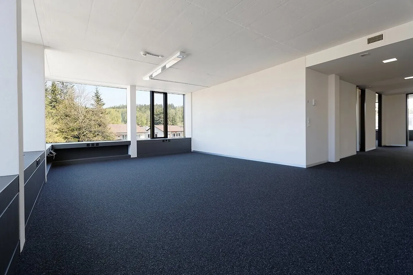 Your new company location - everything fits with us! - Photo 5 of 8