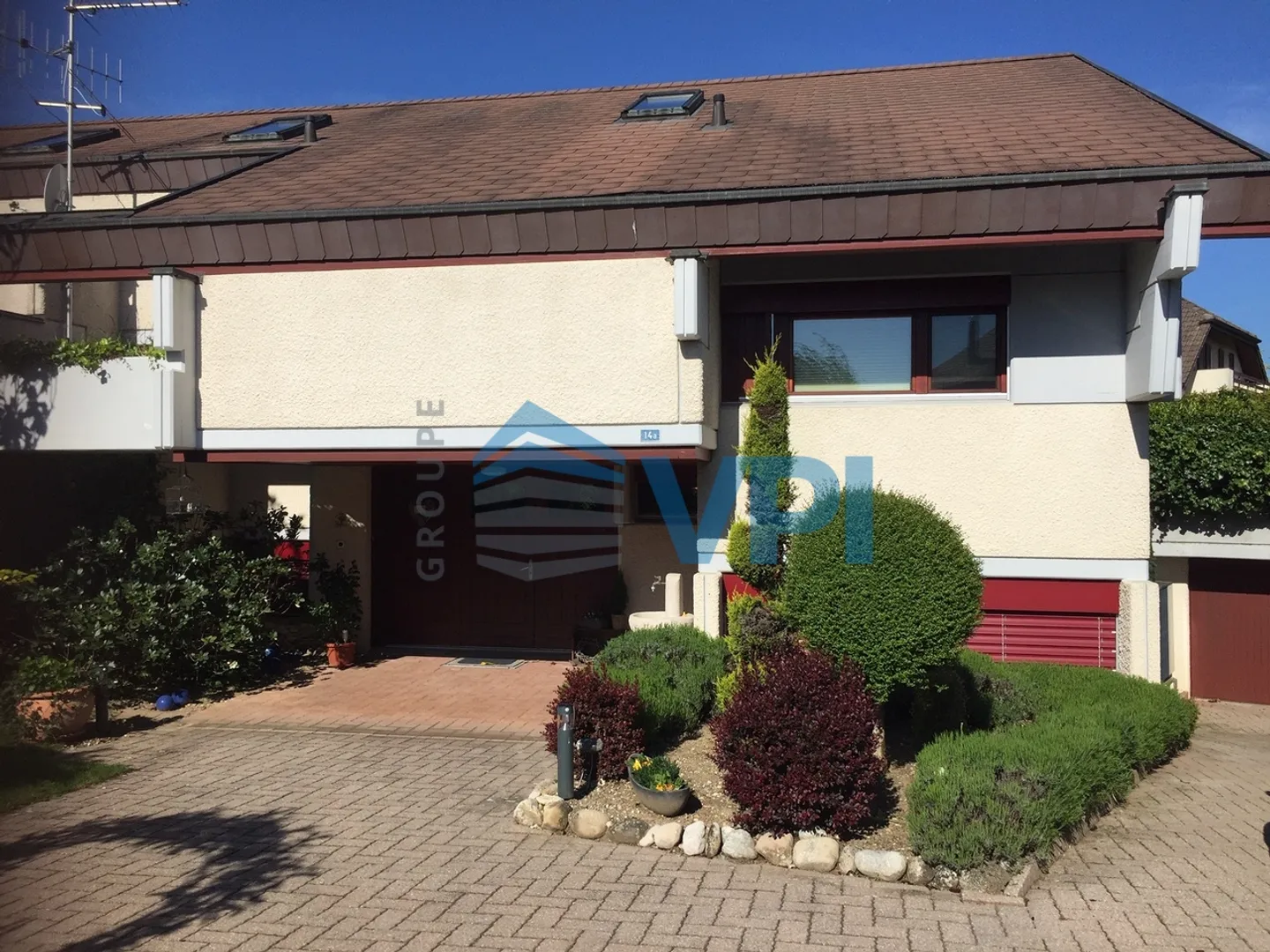 Commugny - Maison de 250m2 avec piscine - Photo 13 sur 18