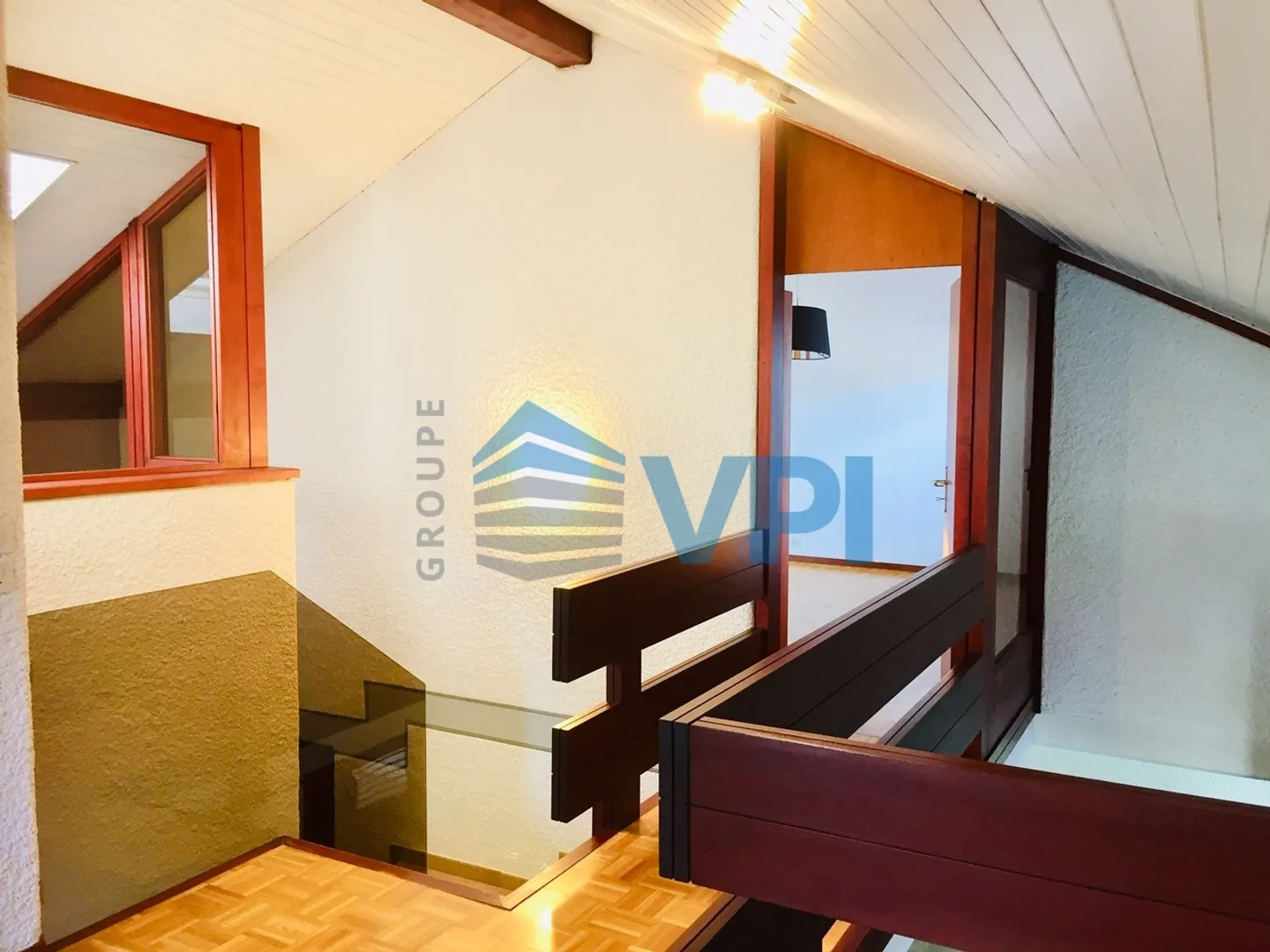 Commugny - Maison de 250m2 avec piscine - Photo 16 sur 18