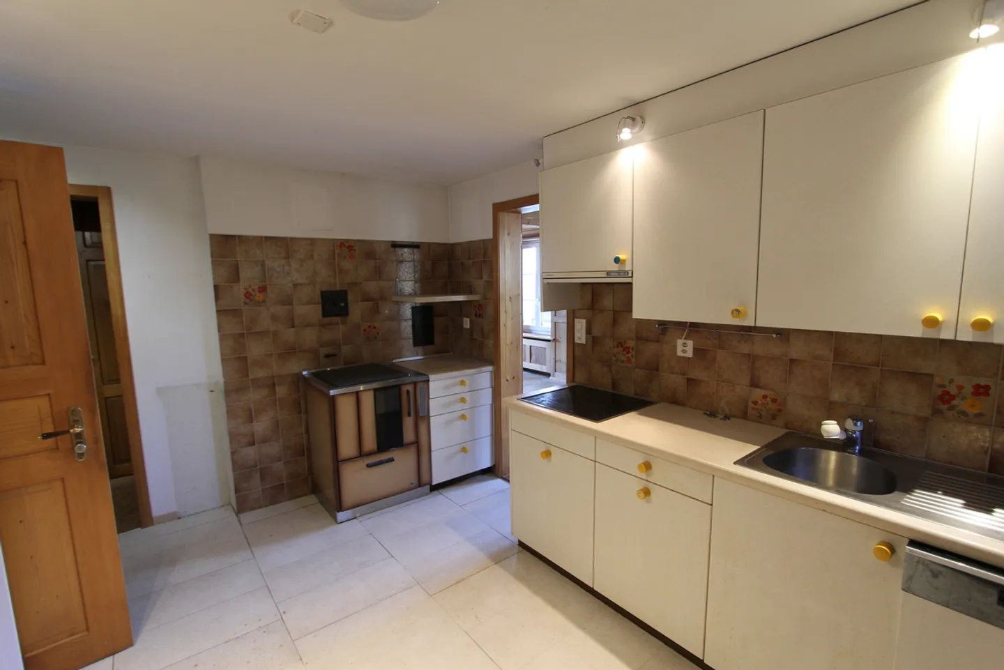 spacious - unique - full of potential - Photo 8 of 18