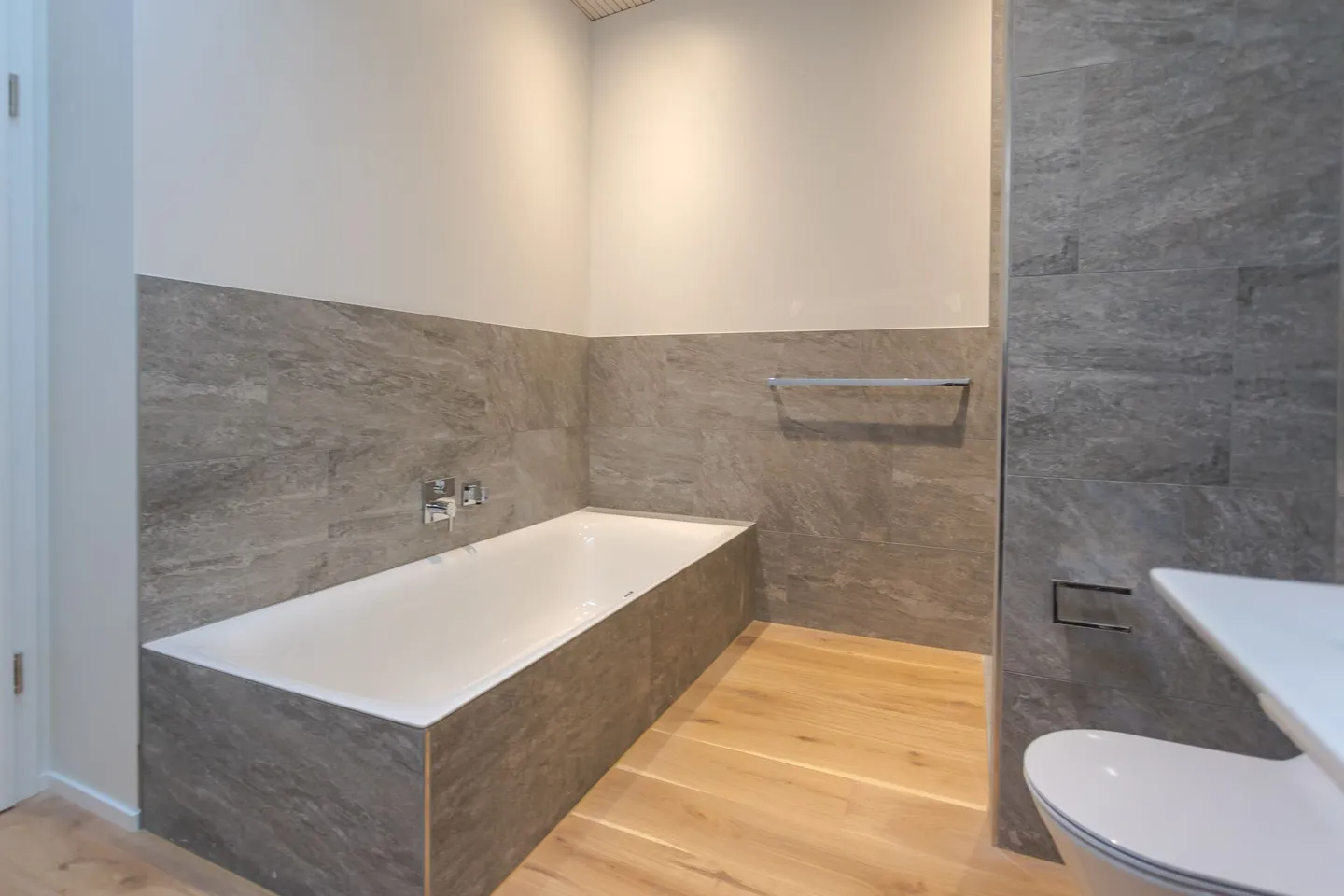 Appartamento maisonette moderno e spazioso di 4,5 locali vicino al Rotsee a Ebikon - Foto 8 di 12