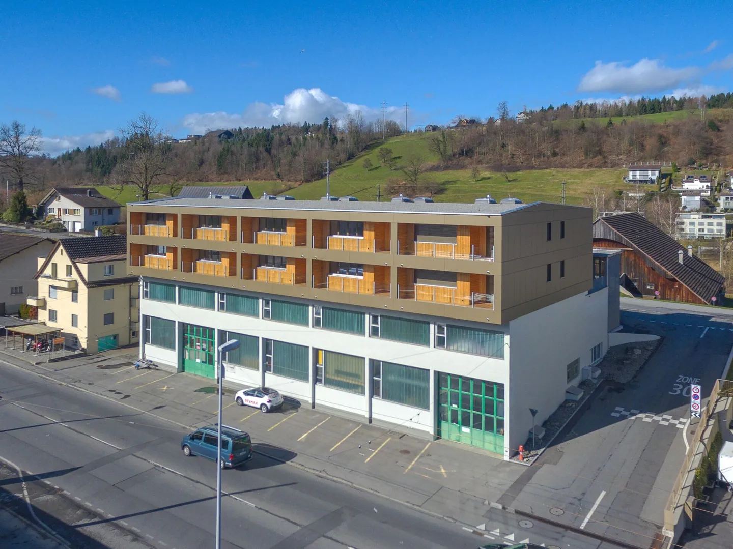 Appartamento maisonette moderno e spazioso di 4,5 locali vicino al Rotsee a Ebikon - Foto 2 di 12