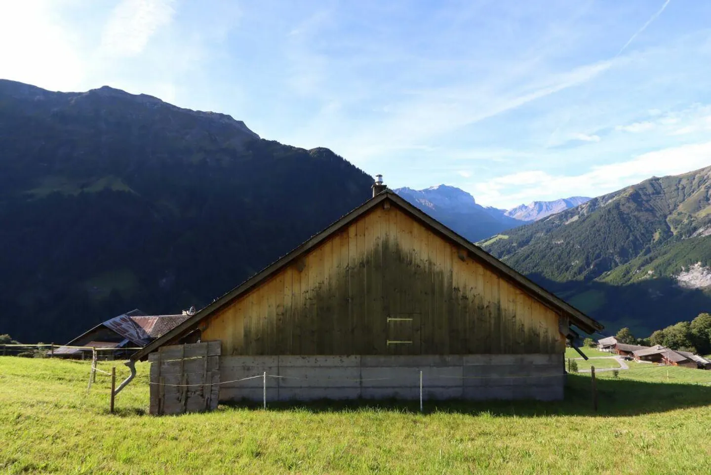Freistehendes Ferienhaus mit Umschwung an einmaliger Lage mit traum... - Foto 6 von 15