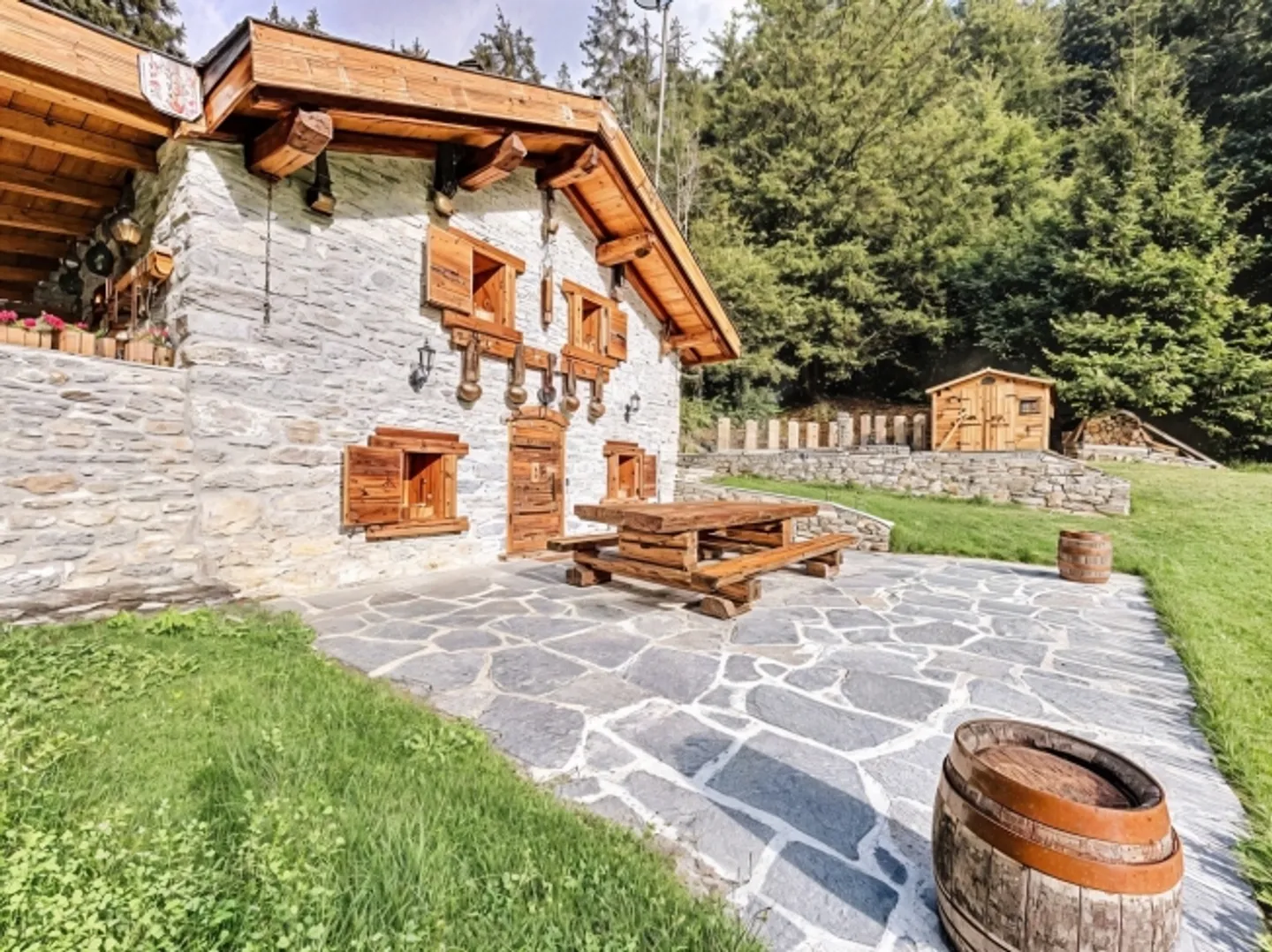 Chalet completamente ristrutturato in un ambiente idilliaco - Foto 1 di 16