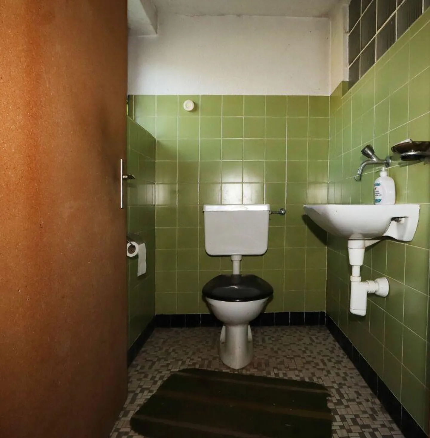 Freistehendes Ferienhaus mit Umschwung an einmaliger Lage mit traum... - Foto 11 von 15