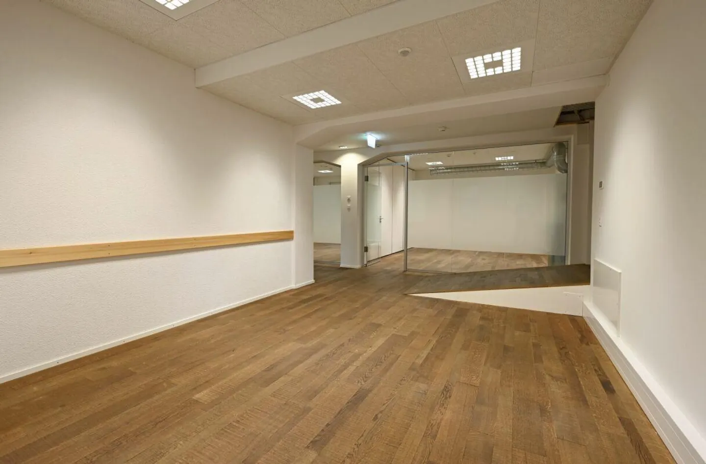 Geräumige Bürofläche zu Vermieten - Foto 2 von 9