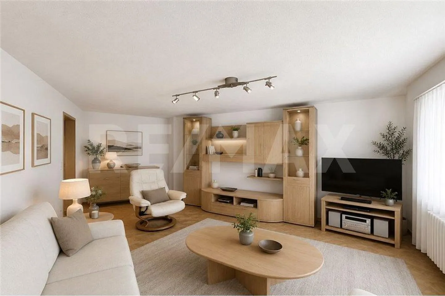 Spacious 2½-room apartment with balcony and mountain view - ideal for living or renting - Photo 4 of 13