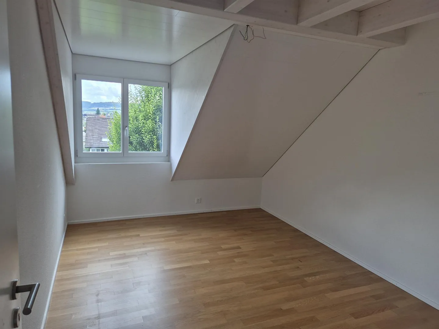 Bella e spaziosa appartamento di 3,5 stanze con galleria nel verde - Foto 6 di 14