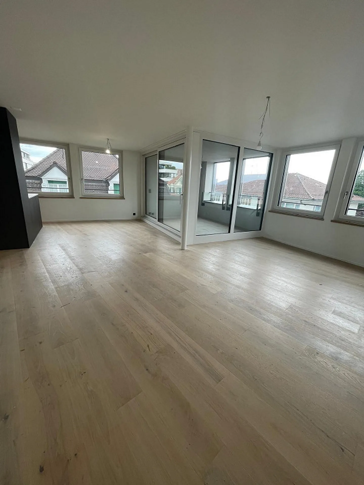 Prêt à emménager immédiatement - Première location après rénovation - Photo 3 sur 7