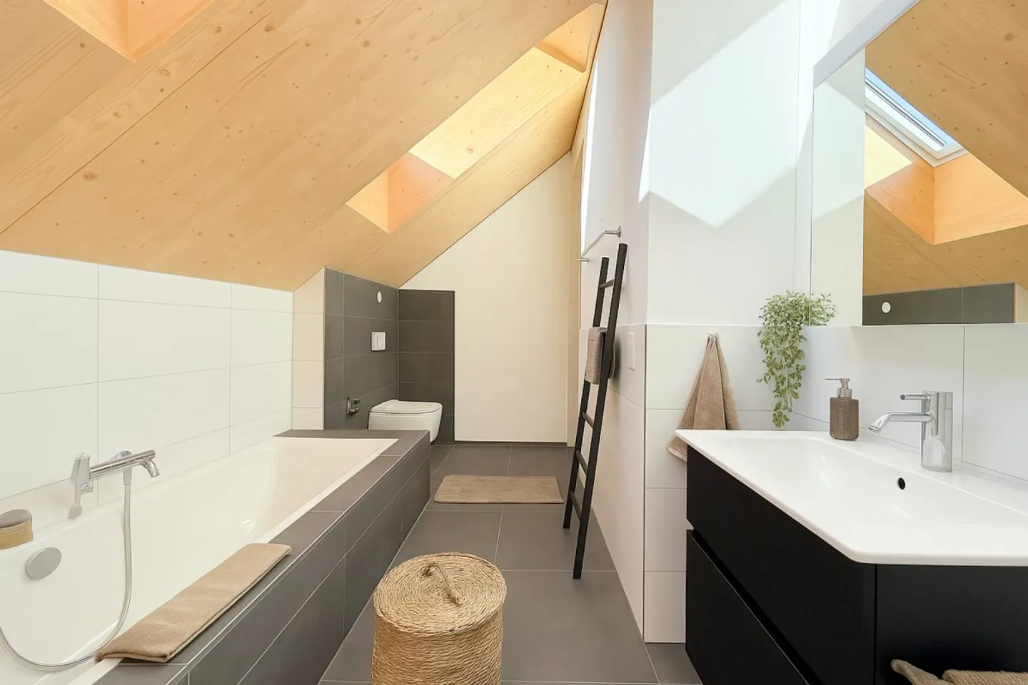 DREAMY PENTHOUSE WITH LARGE TERRACE - Photo 9 of 12