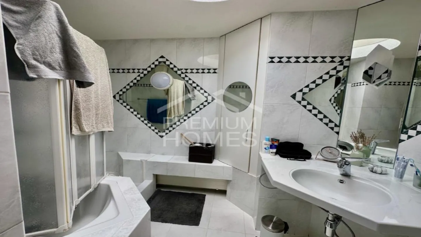 Maison de famille en rangée de 4,5 pièces - Photo 3 sur 5