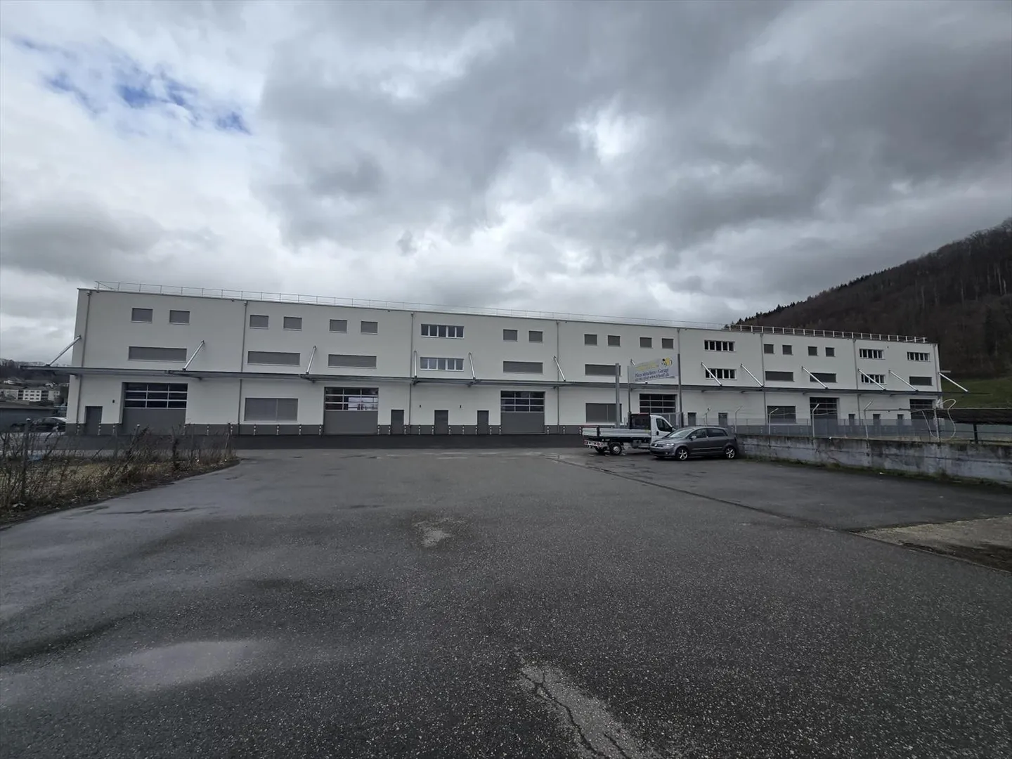 Atelier 1 pièce - Photo 1 sur 13