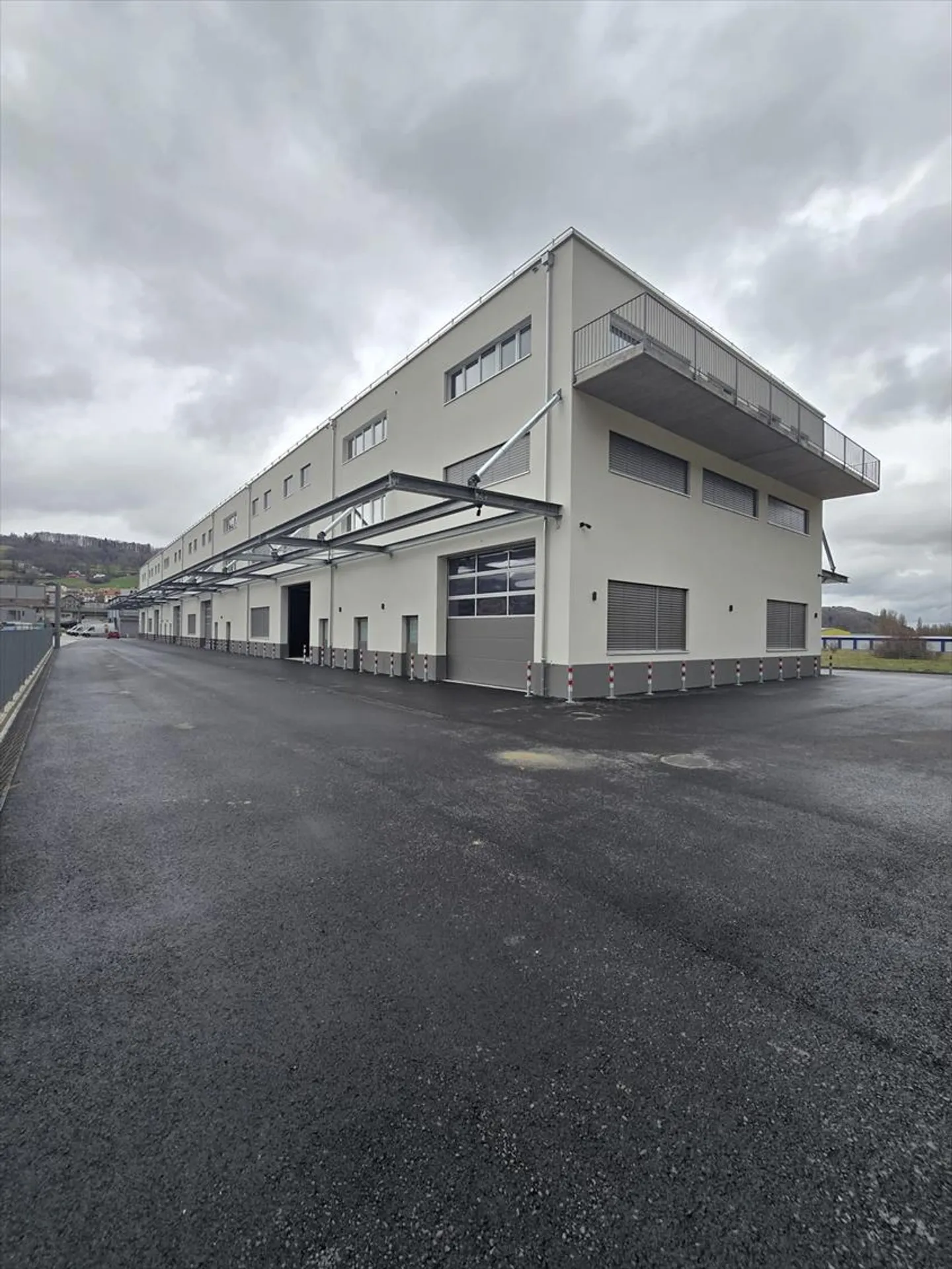 Atelier 1 pièce - Photo 2 sur 13