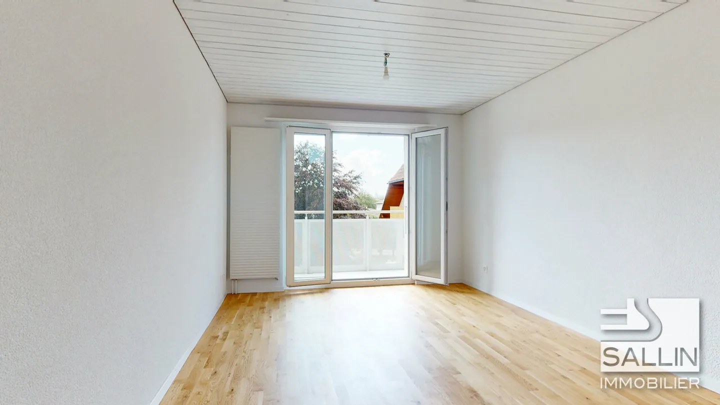 "APPARTEMENT 3,5 CHAMBRES RÉNOVÉ" - Photo 5 sur 14