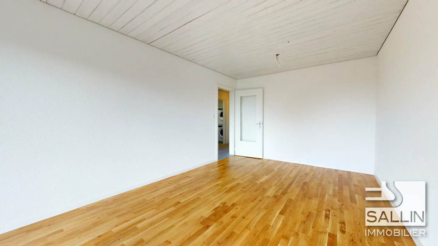 "APPARTEMENT 3,5 CHAMBRES RÉNOVÉ" - Photo 6 sur 14