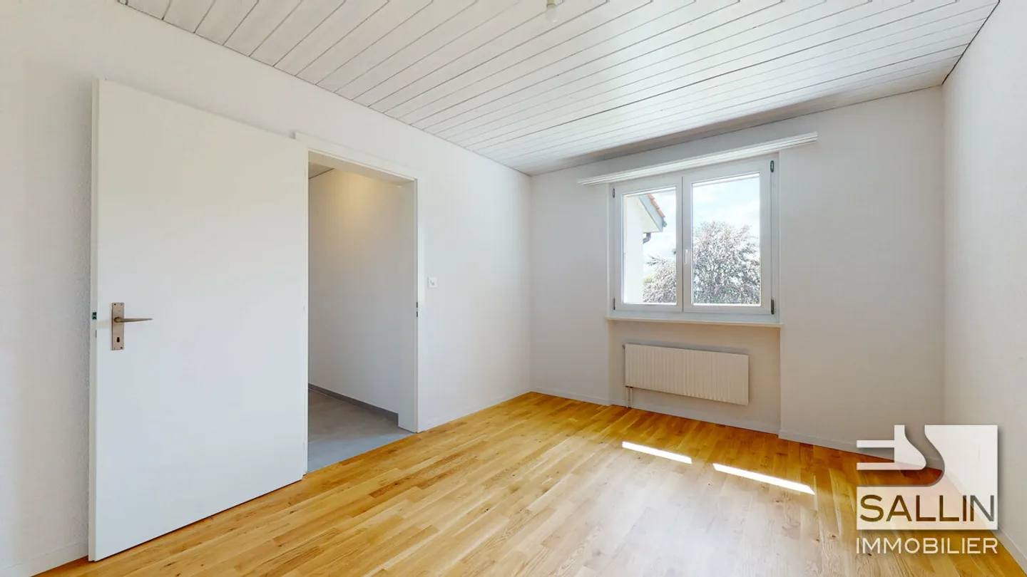 "APPARTEMENT 3,5 CHAMBRES RÉNOVÉ" - Photo 9 sur 14