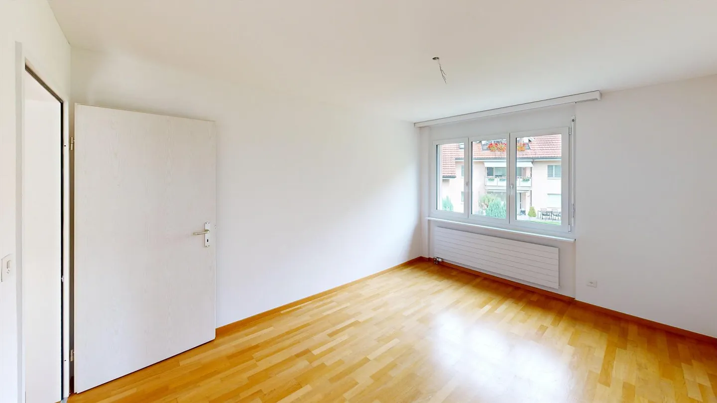 appartement de 5,5 pièces récemment rénové - Photo 4 sur 9