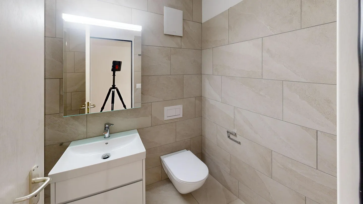 appartement de 5,5 pièces récemment rénové - Photo 6 sur 9