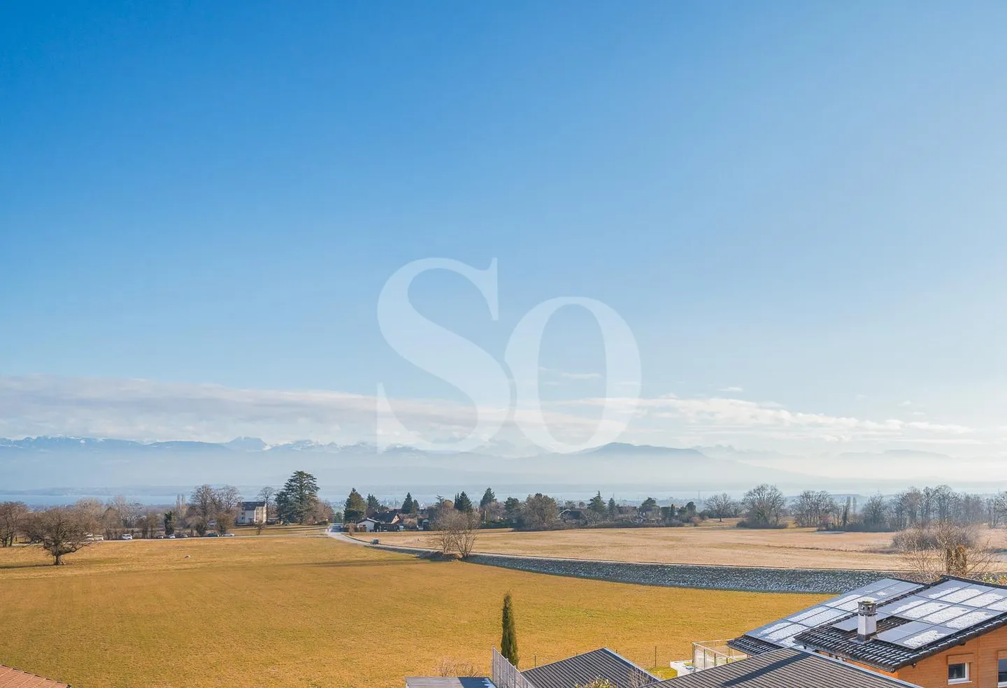 Villa Rénovée avec Vue Lac - Photo 1 sur 13