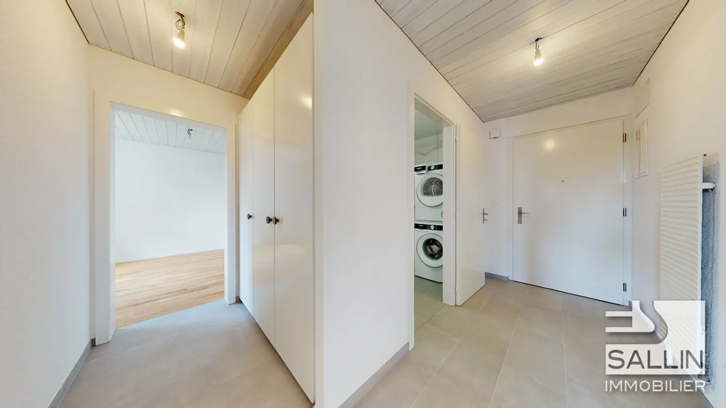 "APPARTEMENT 3,5 CHAMBRES RÉNOVÉ" - Photo 10 sur 14